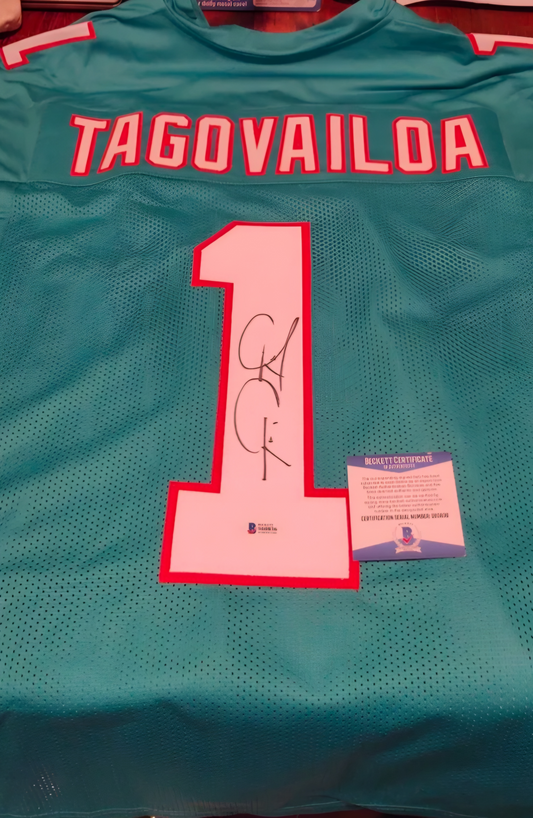 Tua Tagovailoa Miami Dolphins sign jersey!